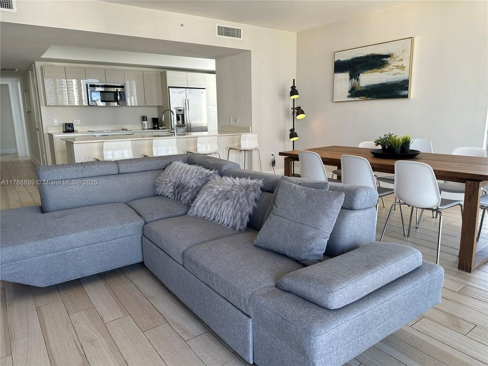 На продажу: $825,000 (3 спален, 3 ванн, 1577 Квадратных фут)