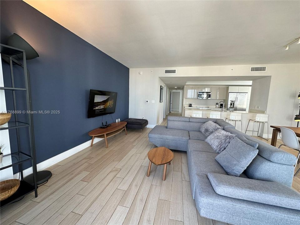 На продажу: $825,000 (3 спален, 3 ванн, 1577 Квадратных фут)