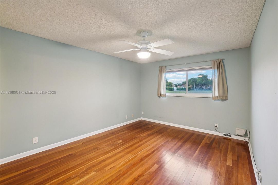 Recently Sold: $205,000 (2 beds, 2 baths, 1000 Square Feet)