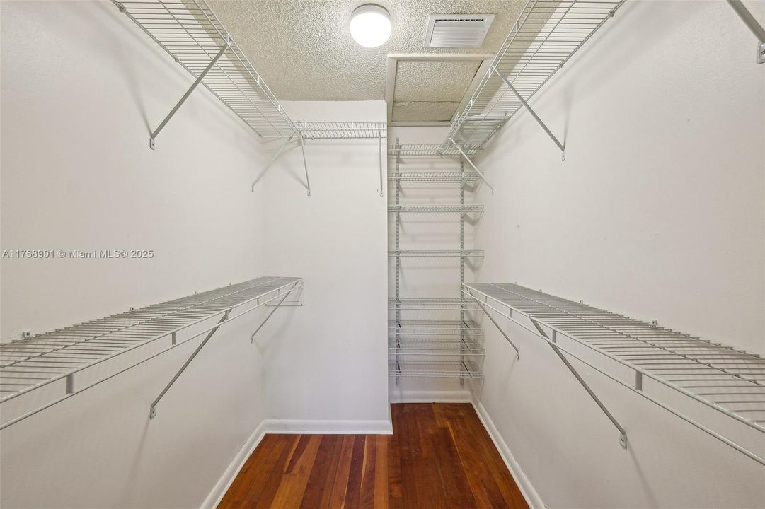 Recently Sold: $205,000 (2 beds, 2 baths, 1000 Square Feet)