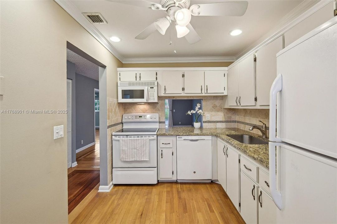 Recently Sold: $205,000 (2 beds, 2 baths, 1000 Square Feet)