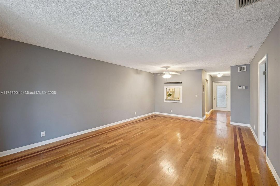 Recently Sold: $205,000 (2 beds, 2 baths, 1000 Square Feet)