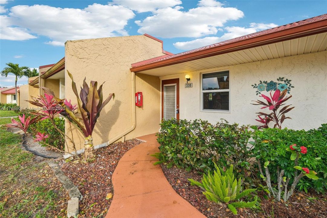 Recently Sold: $205,000 (2 beds, 2 baths, 1000 Square Feet)