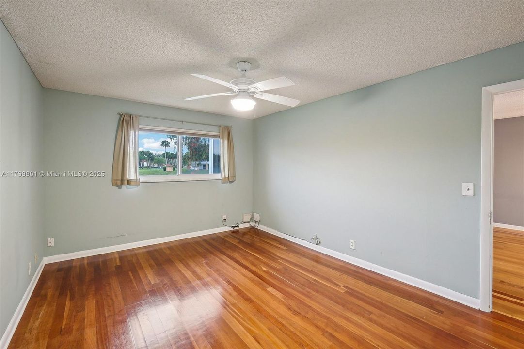 Recently Sold: $205,000 (2 beds, 2 baths, 1000 Square Feet)