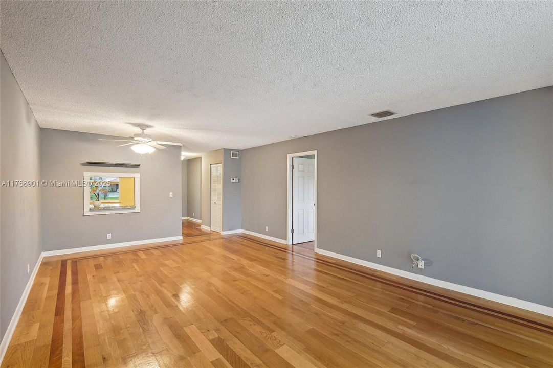 Recently Sold: $205,000 (2 beds, 2 baths, 1000 Square Feet)