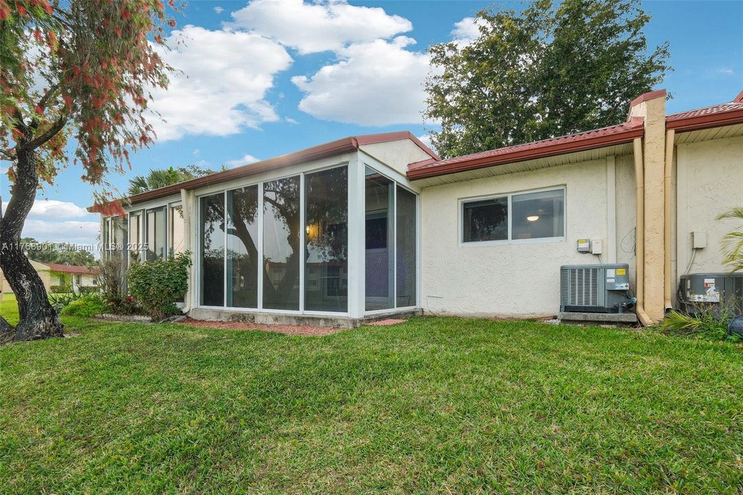 Recently Sold: $205,000 (2 beds, 2 baths, 1000 Square Feet)