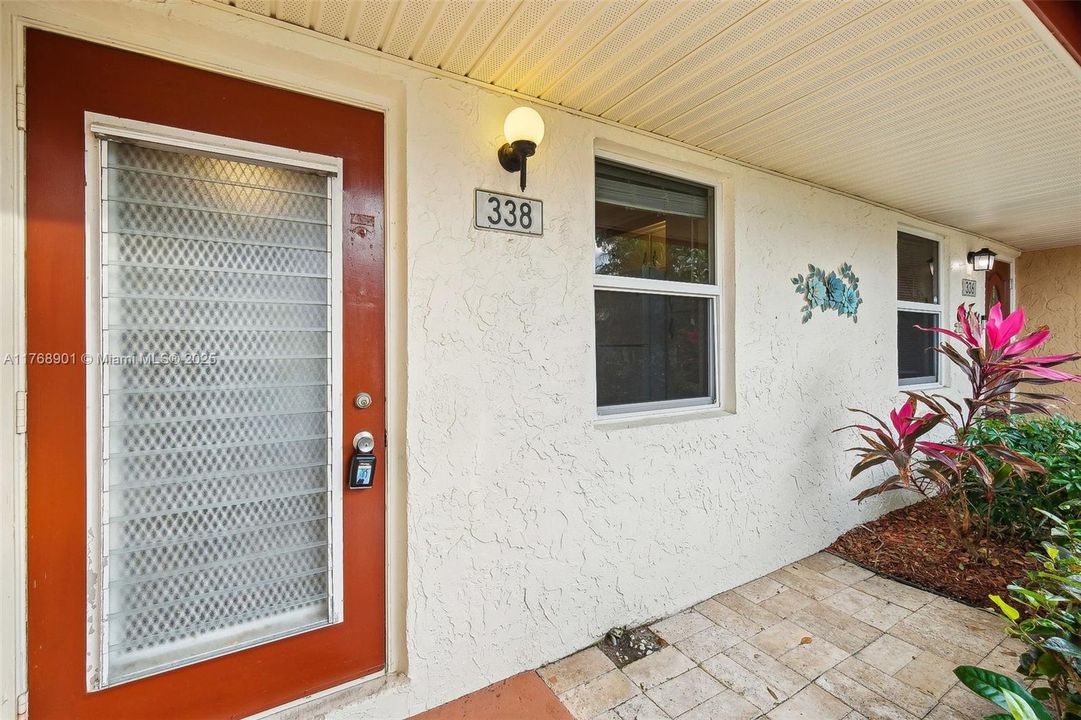 Recently Sold: $205,000 (2 beds, 2 baths, 1000 Square Feet)