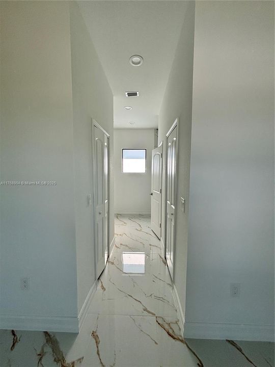 Недавно арендовано: $2,400 (4 спален, 2 ванн, 1588 Квадратных фут)