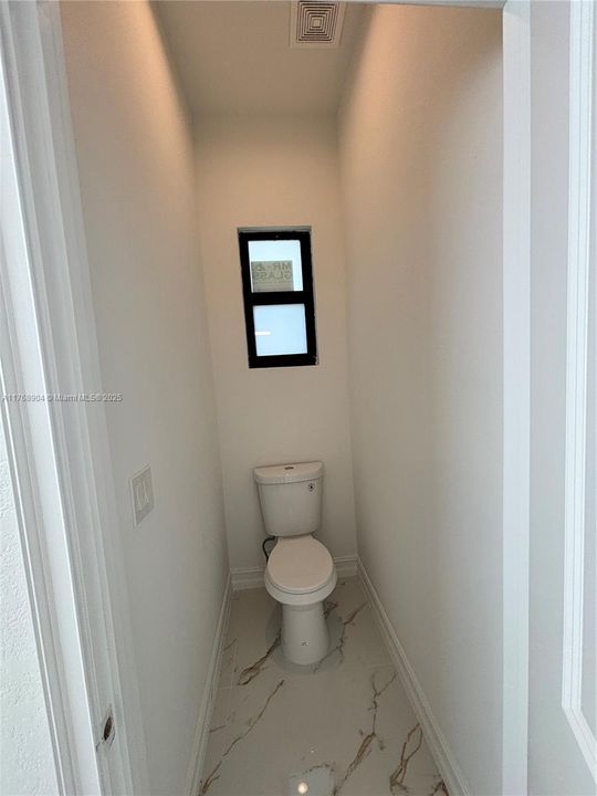 Недавно арендовано: $2,400 (4 спален, 2 ванн, 1588 Квадратных фут)