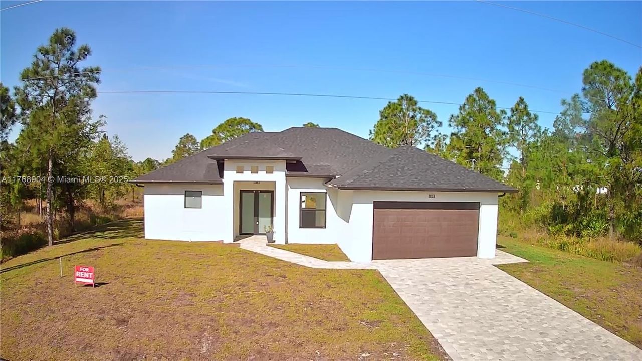 Недавно арендовано: $2,400 (4 спален, 2 ванн, 1588 Квадратных фут)