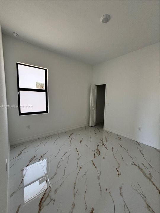 Недавно арендовано: $2,400 (4 спален, 2 ванн, 1588 Квадратных фут)