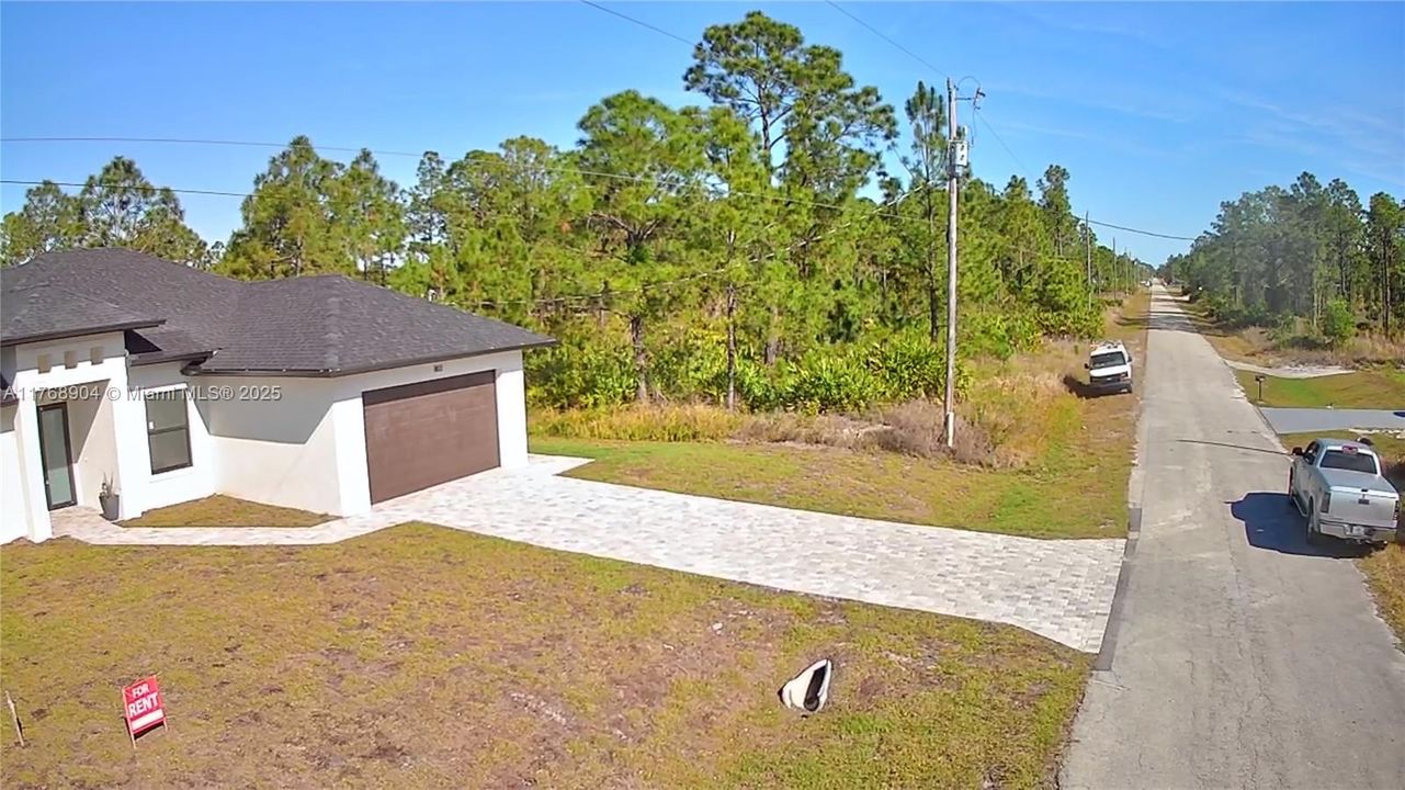 Недавно арендовано: $2,400 (4 спален, 2 ванн, 1588 Квадратных фут)