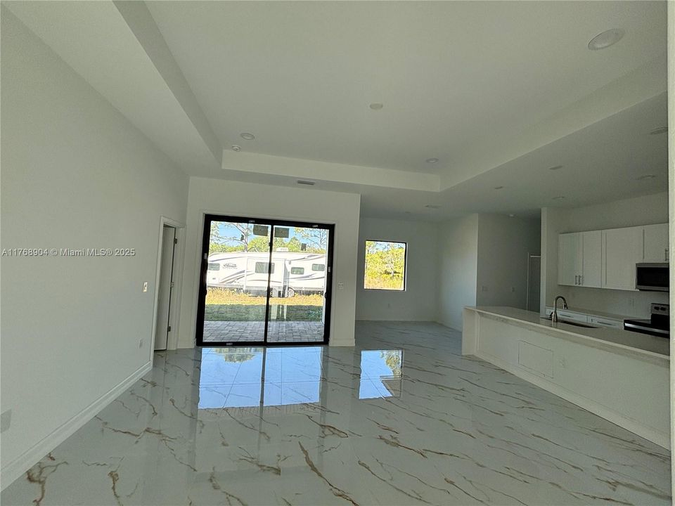 Недавно арендовано: $2,400 (4 спален, 2 ванн, 1588 Квадратных фут)