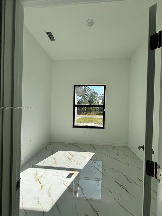 Недавно арендовано: $2,400 (4 спален, 2 ванн, 1588 Квадратных фут)