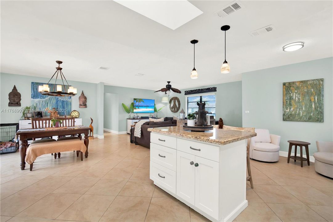 Recently Sold: $649,000 (3 beds, 2 baths, 1474 Square Feet)