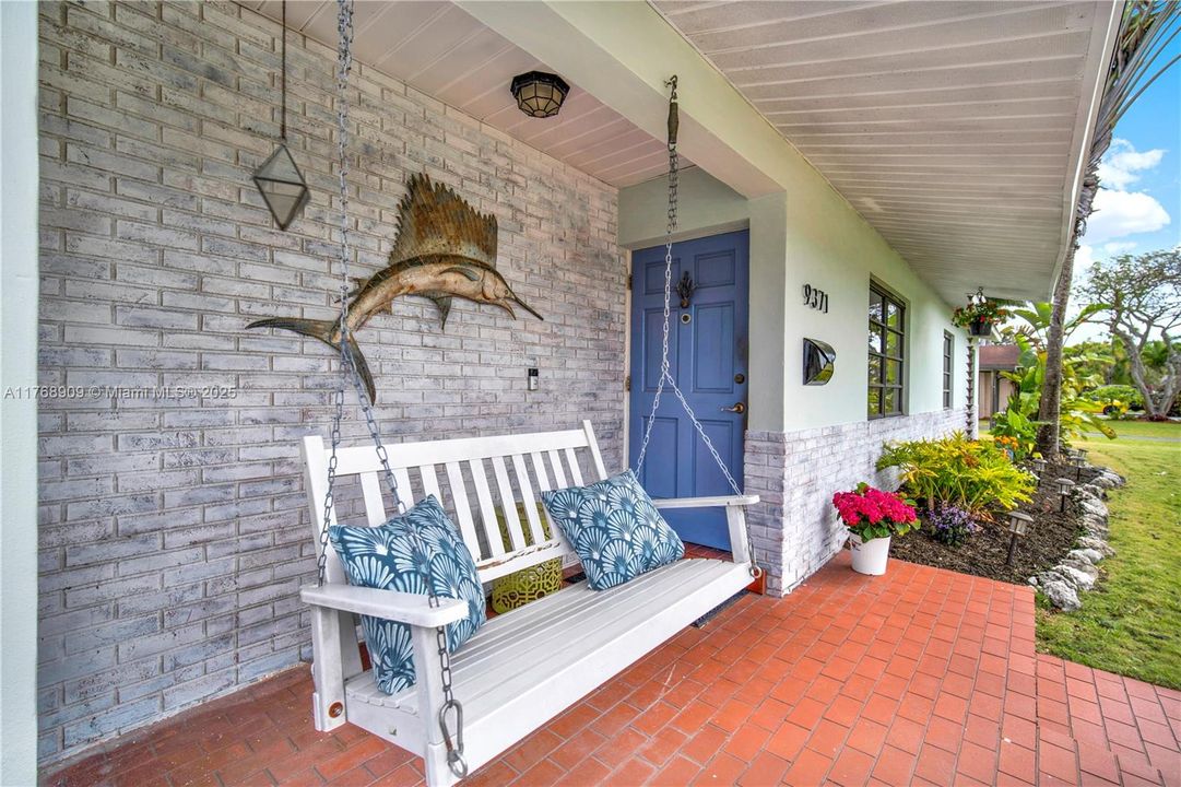 Recently Sold: $649,000 (3 beds, 2 baths, 1474 Square Feet)