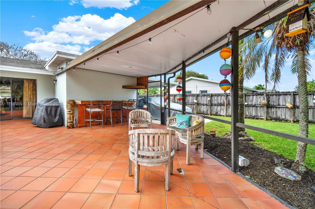 Recently Sold: $649,000 (3 beds, 2 baths, 1474 Square Feet)