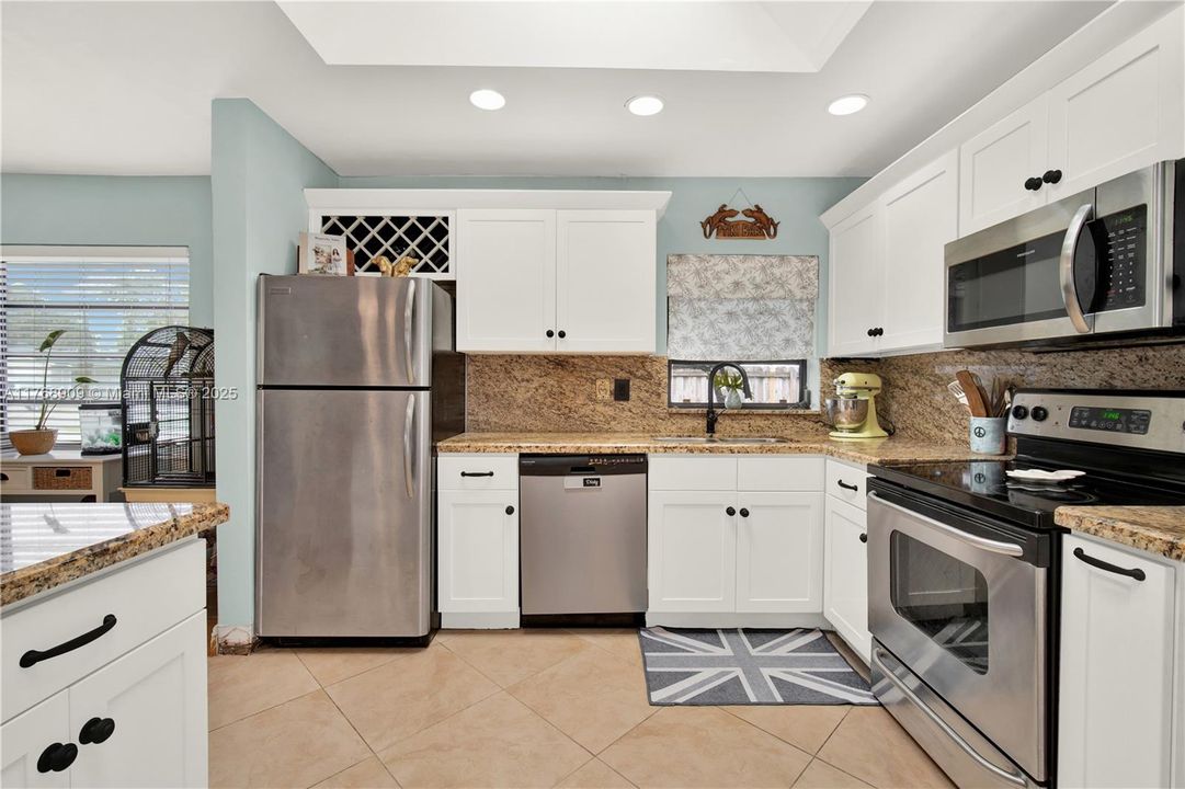 Recently Sold: $649,000 (3 beds, 2 baths, 1474 Square Feet)