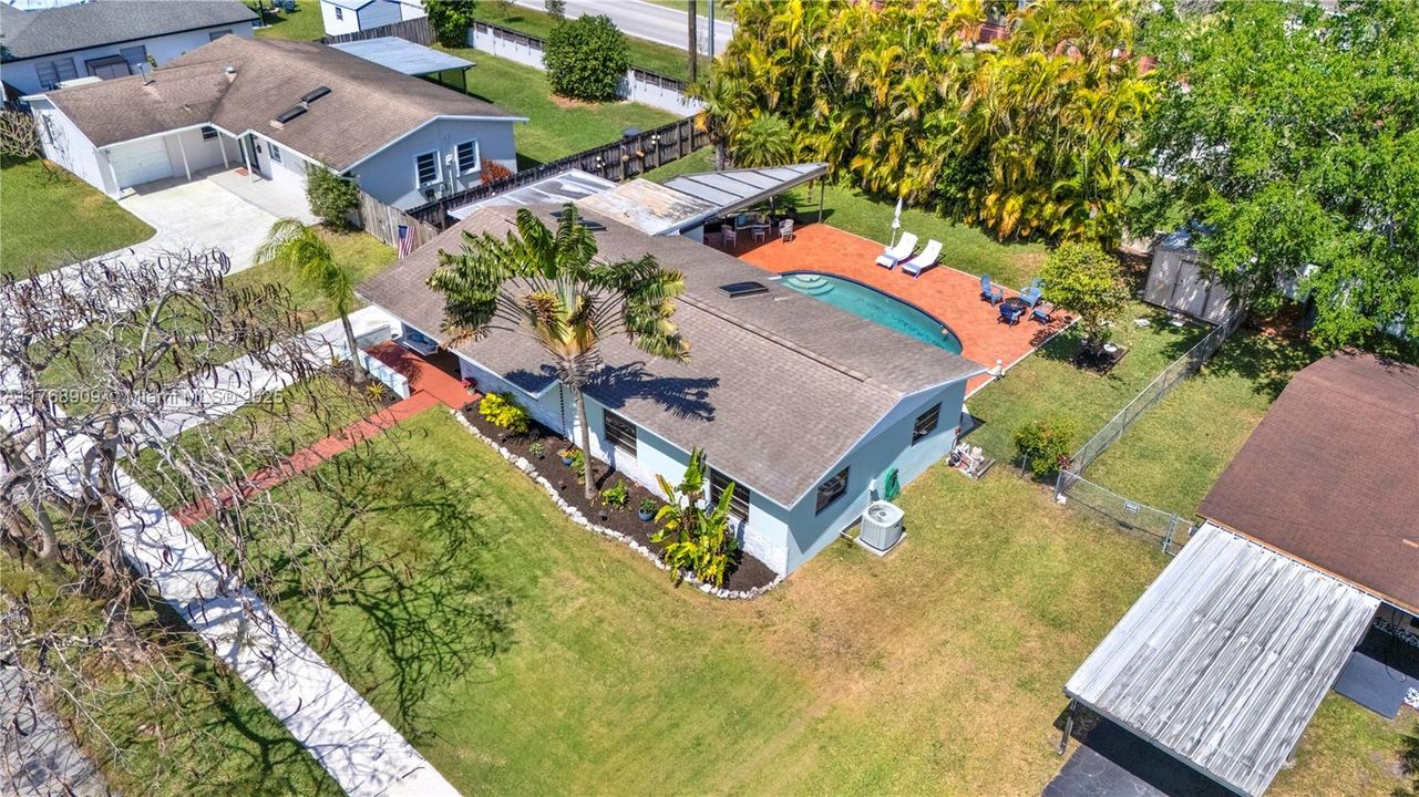 Recently Sold: $649,000 (3 beds, 2 baths, 1474 Square Feet)