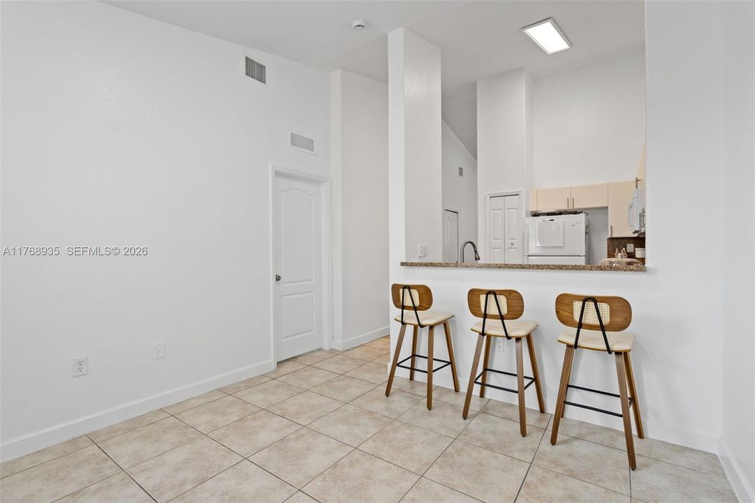For Sale: $247,500 (3 beds, 2 baths, 1076 Square Feet)