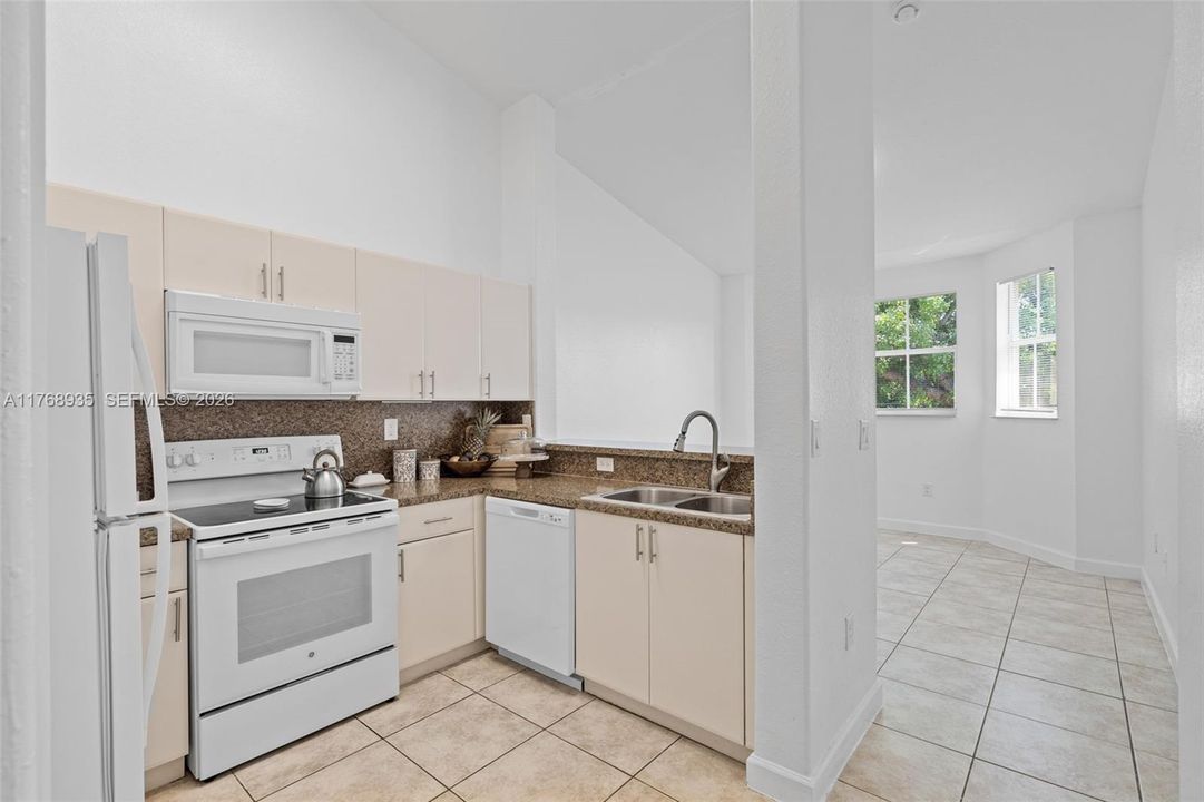 For Sale: $247,500 (3 beds, 2 baths, 1076 Square Feet)