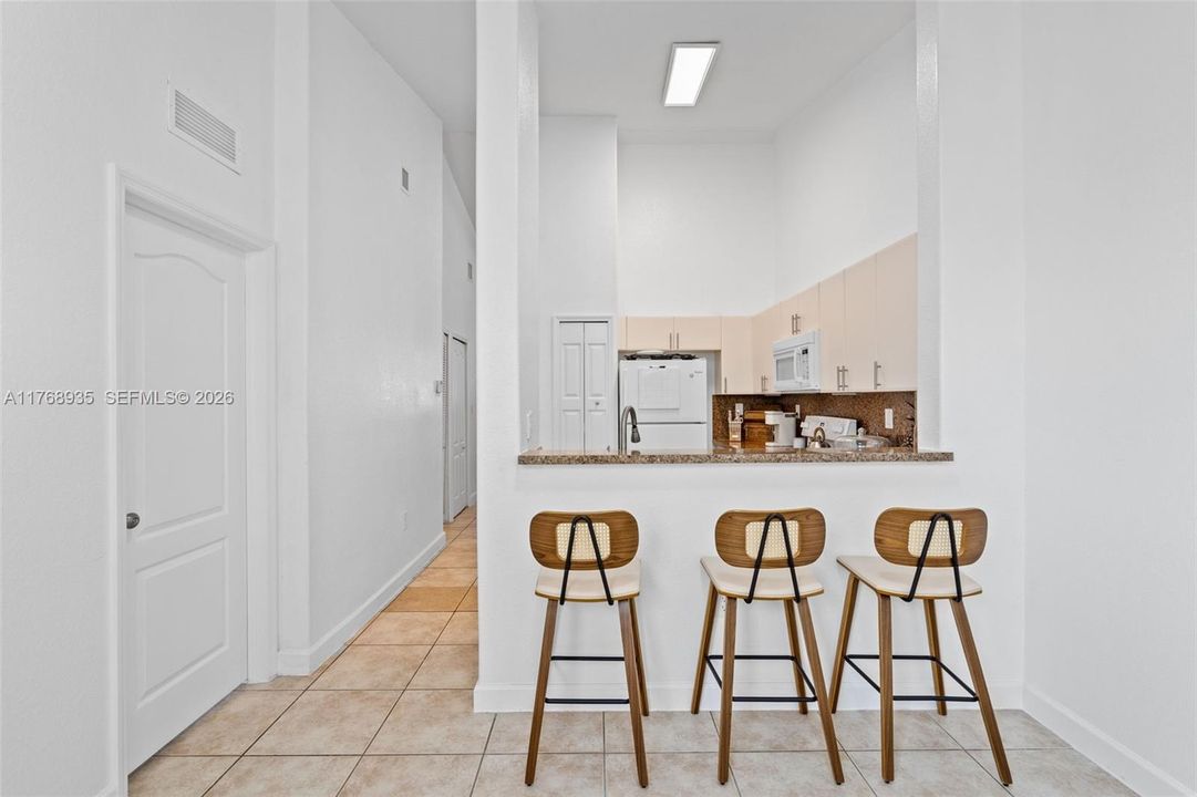 For Sale: $247,500 (3 beds, 2 baths, 1076 Square Feet)