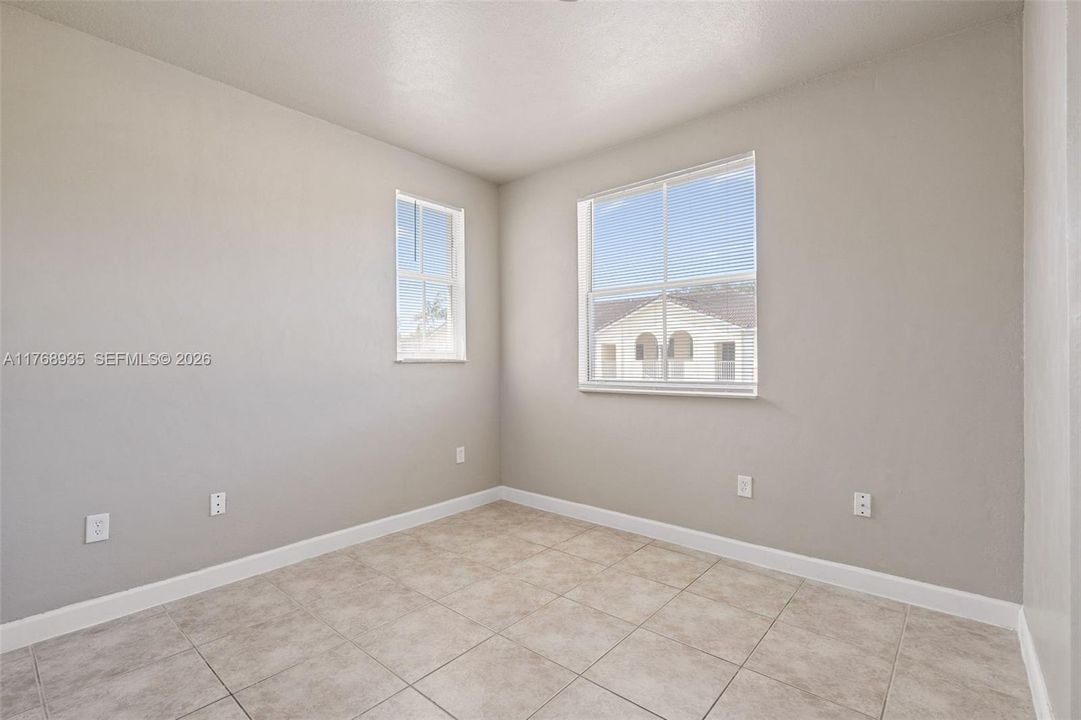 For Sale: $247,500 (3 beds, 2 baths, 1076 Square Feet)