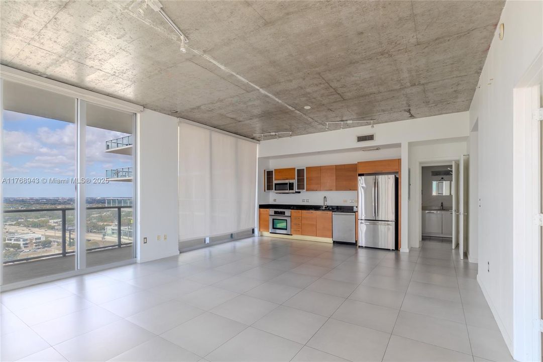 Recently Rented: $4,300 (2 beds, 2 baths, 1087 Square Feet)