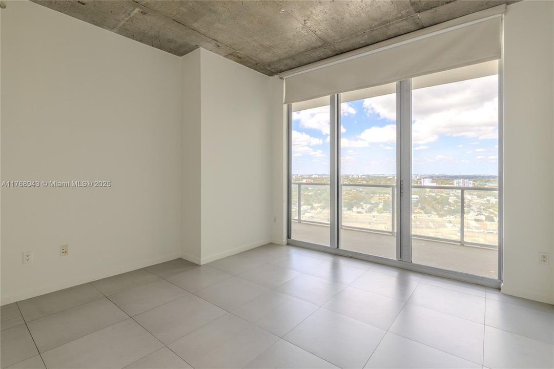 Recently Rented: $4,300 (2 beds, 2 baths, 1087 Square Feet)