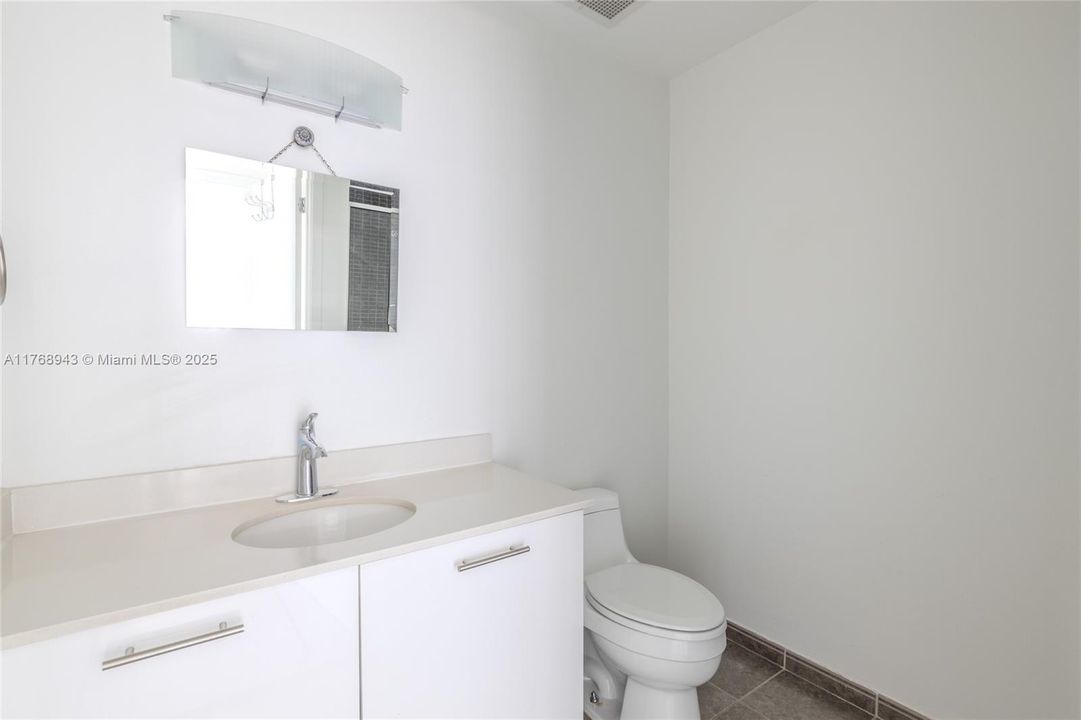 Recently Rented: $4,300 (2 beds, 2 baths, 1087 Square Feet)