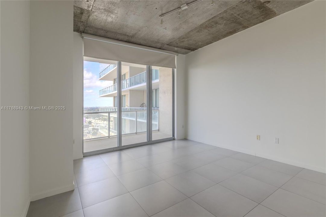 Recently Rented: $4,300 (2 beds, 2 baths, 1087 Square Feet)