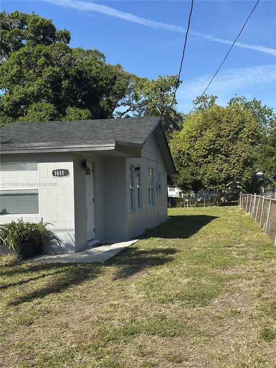 Недавно продано: $210,000 (2 спален, 1 ванн, 838 Квадратных фут)