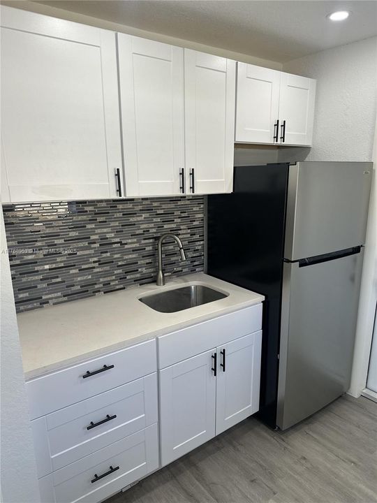 Недавно продано: $210,000 (2 спален, 1 ванн, 838 Квадратных фут)