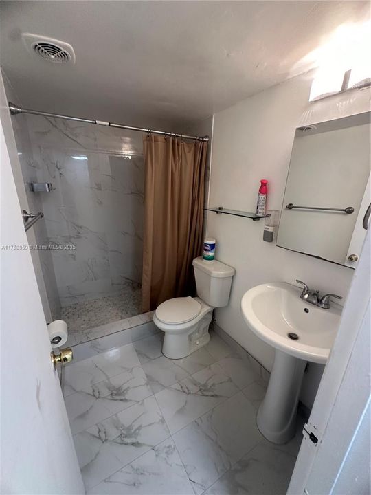 На продажу: $399,000 (1 спален, 1 ванн, 810 Квадратных фут)