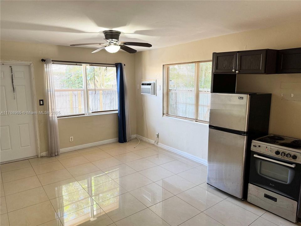 最近租的: $1,495 (1 贝兹, 1 浴室, 2109 平方英尺)