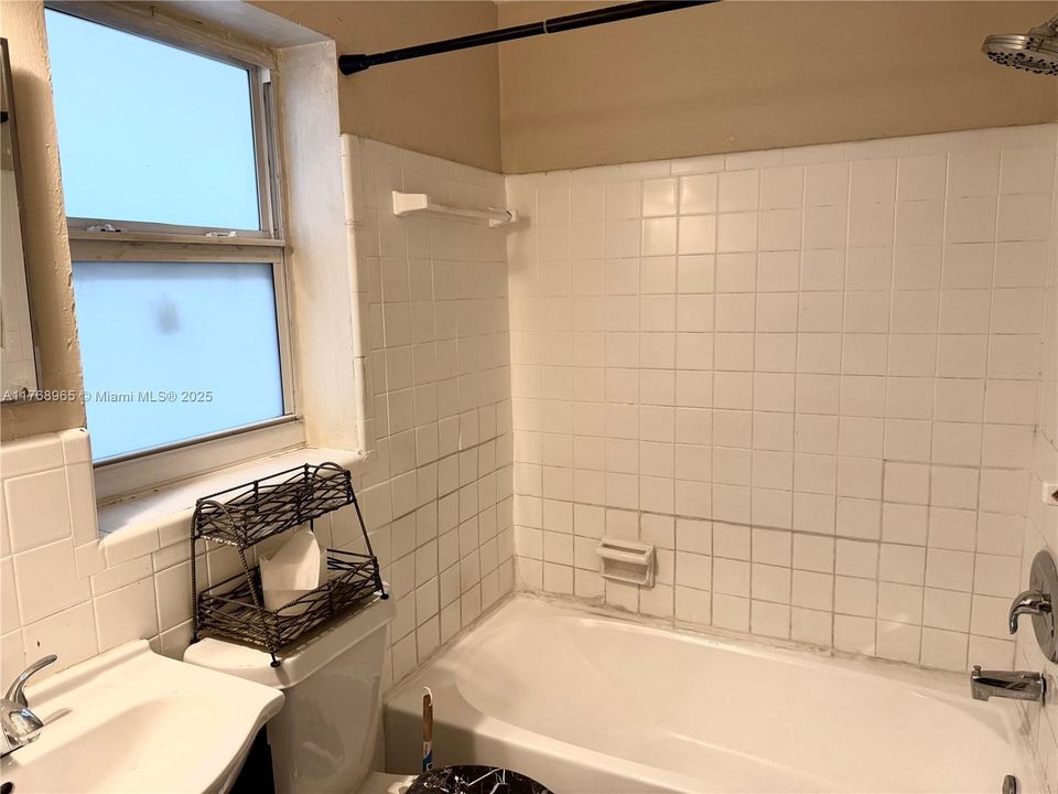 最近租的: $1,495 (1 贝兹, 1 浴室, 2109 平方英尺)