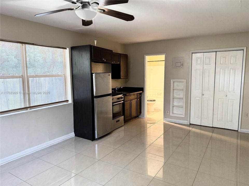 最近租的: $1,495 (1 贝兹, 1 浴室, 2109 平方英尺)