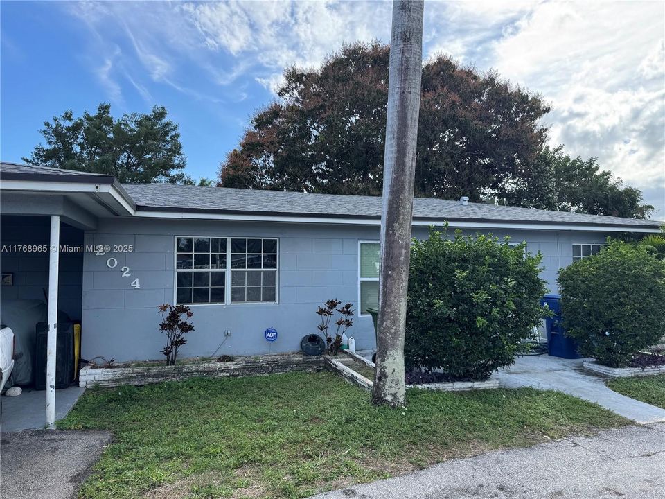 最近租的: $1,495 (1 贝兹, 1 浴室, 2109 平方英尺)