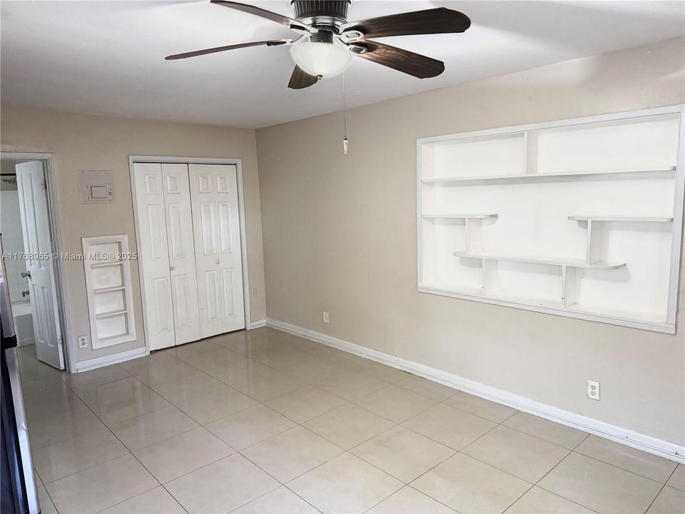 最近租的: $1,495 (1 贝兹, 1 浴室, 2109 平方英尺)