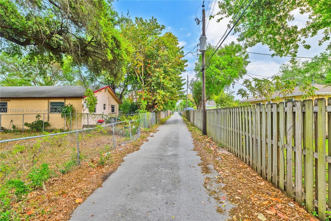 En Venta: $479,000 (3 camas, 2 baños, 1132 Pies cuadrados)