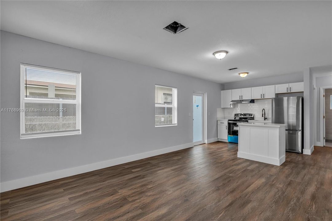 En Venta: $479,000 (3 camas, 2 baños, 1132 Pies cuadrados)