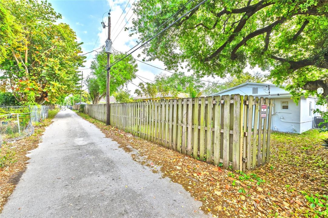 En Venta: $479,000 (3 camas, 2 baños, 1132 Pies cuadrados)