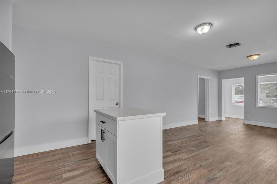 En Venta: $479,000 (3 camas, 2 baños, 1132 Pies cuadrados)