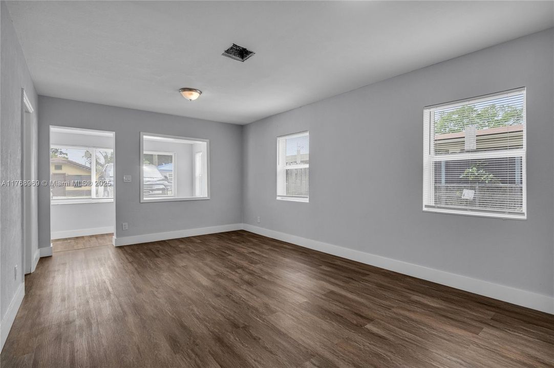 En Venta: $479,000 (3 camas, 2 baños, 1132 Pies cuadrados)