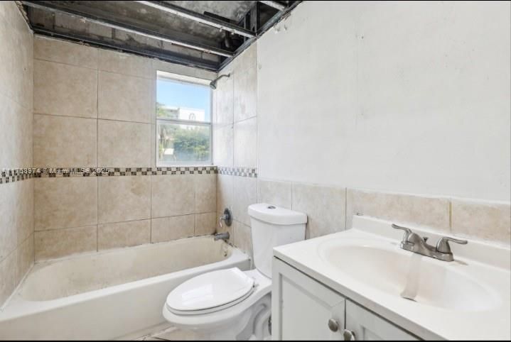 Недавно продано: $157,000 (2 спален, 2 ванн, 1092 Квадратных фут)