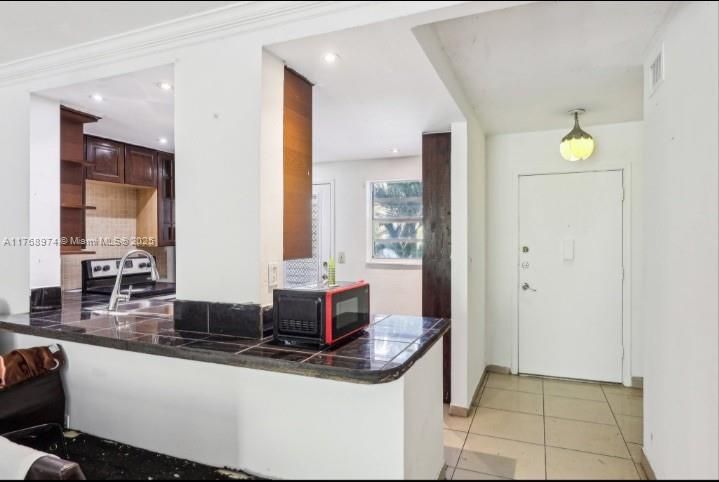 Недавно продано: $157,000 (2 спален, 2 ванн, 1092 Квадратных фут)