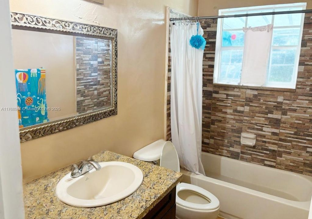 En Venta: $625,000 (3 camas, 2 baños, 1972 Pies cuadrados)