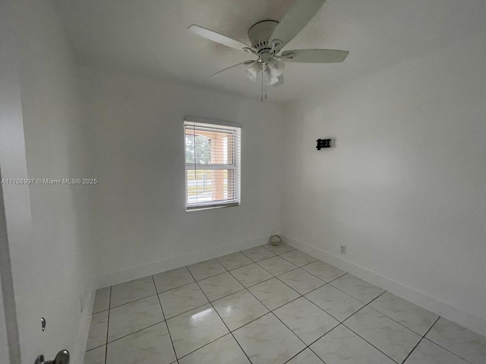 Recientemente alquilado: $2,900 (4 camas, 2 baños, 1384 Pies cuadrados)