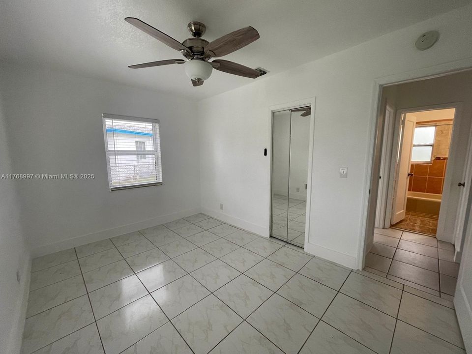 Recientemente alquilado: $2,900 (4 camas, 2 baños, 1384 Pies cuadrados)