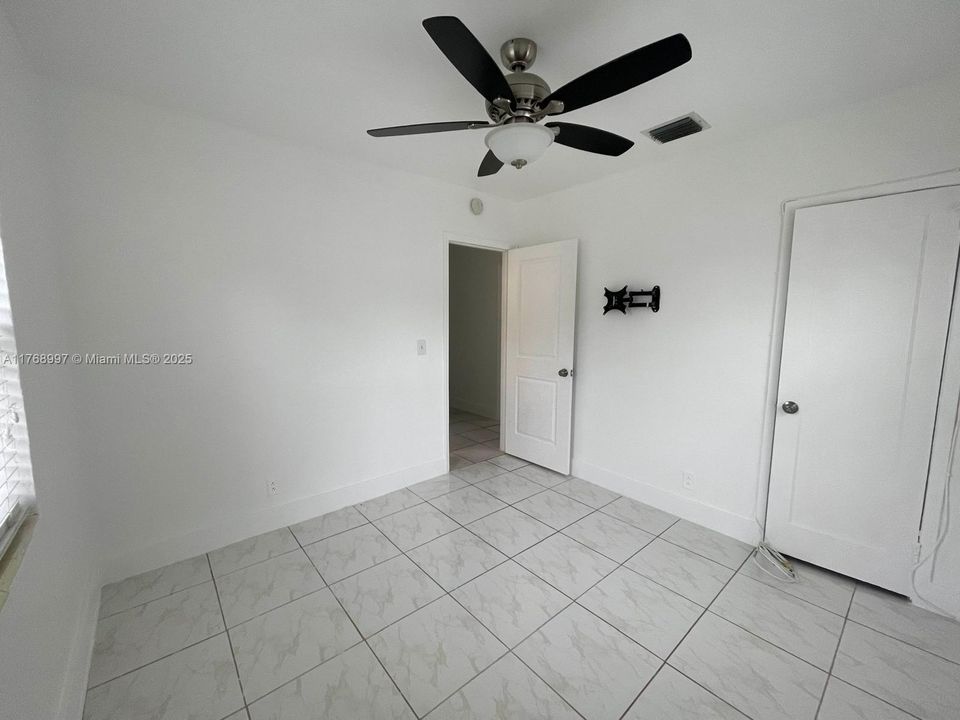 Recientemente alquilado: $2,900 (4 camas, 2 baños, 1384 Pies cuadrados)